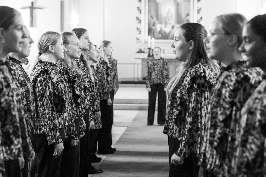 holdet bag, medarbejdere MidtVest Pigekor